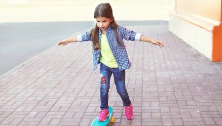 Скейтборд для девочек: как выбрать и научиться кататься?