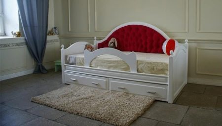 Детская кровать-тахта с мягкой спинкой: описание, виды, советы по выбору