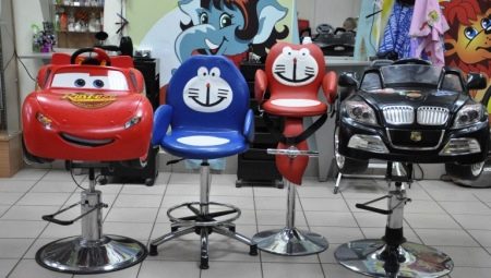 Детские парикмахерские кресла: разновидности и правила выбора 