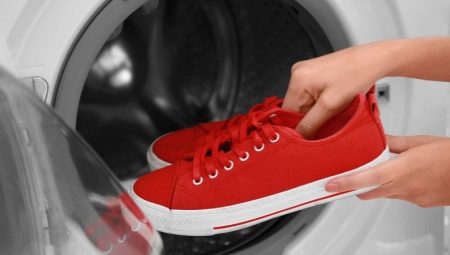 Как стирать обувь в стиральной машине?