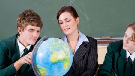 Учитель географии: плюсы и минусы профессии, как им стать?