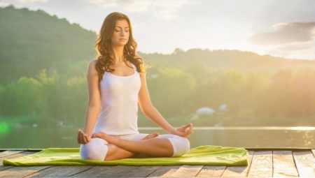 Утренняя медитация: влияние на человека и техника выполнения