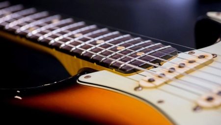Почему дребезжат струны на гитаре и как устранить проблему?