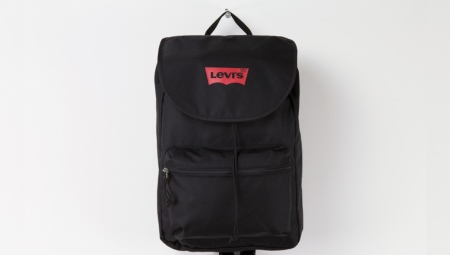 Описание рюкзаков Levi's
