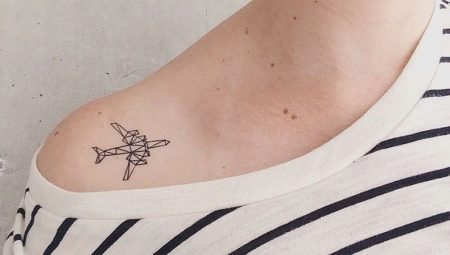 Что означают тату «Самолет» и какими они могут быть?