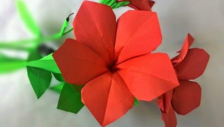 Как сделать цветок-оригами?