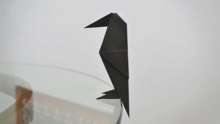 Как складывать оригами в виде вороны?