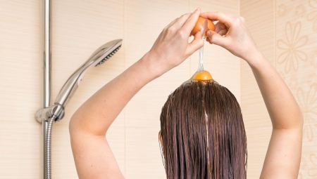 Как правильно мыть голову яйцом вместо шампуня?