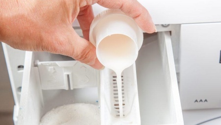 Куда лить кондиционер в стиральной машине?