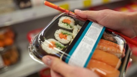 Сколько и как правильно хранить роллы и суши?