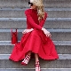 С чем носить красное платье?