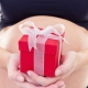 Что подарить беременной женщине на Новый год?