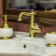Бронзовые смесители для ванной комнаты: особенности, виды, советы по выбору и уходу 