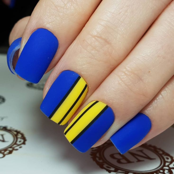 ногти желтые с синим дизайн