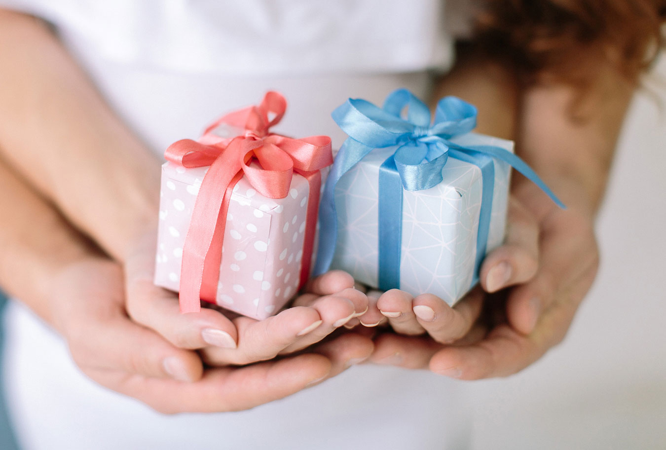 Подарок маме и папе на рождение ребенка: что подарить молодым родителям на рождение малыша при выписке из роддома?