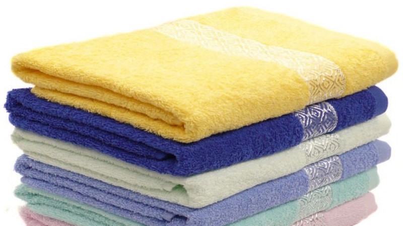 Подарили полотенце примета. Полотенце на доме. Как красиво подарить полотенце. Полотенца Туркменистан реклама. Почему нельзя дарить полотенца.