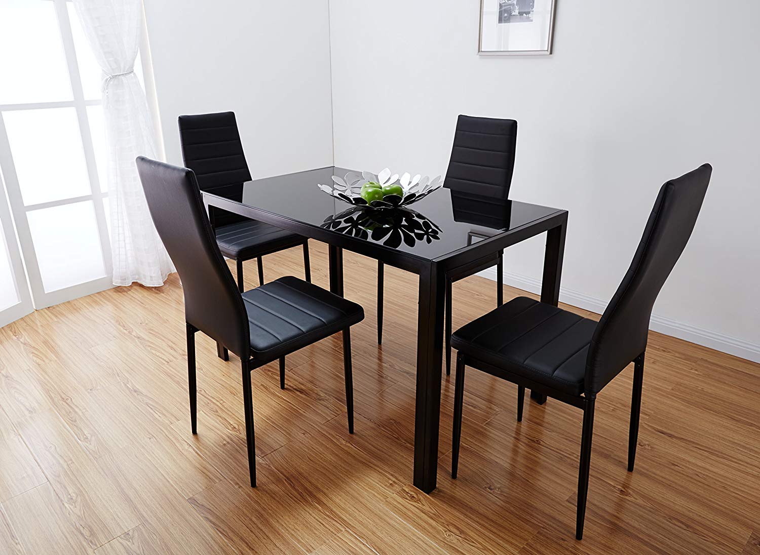 Кухонные столы 2024. Стол на кухню. Столы и стулья для кухни. Модные кухонные столы. Кухонный стол и стулья.