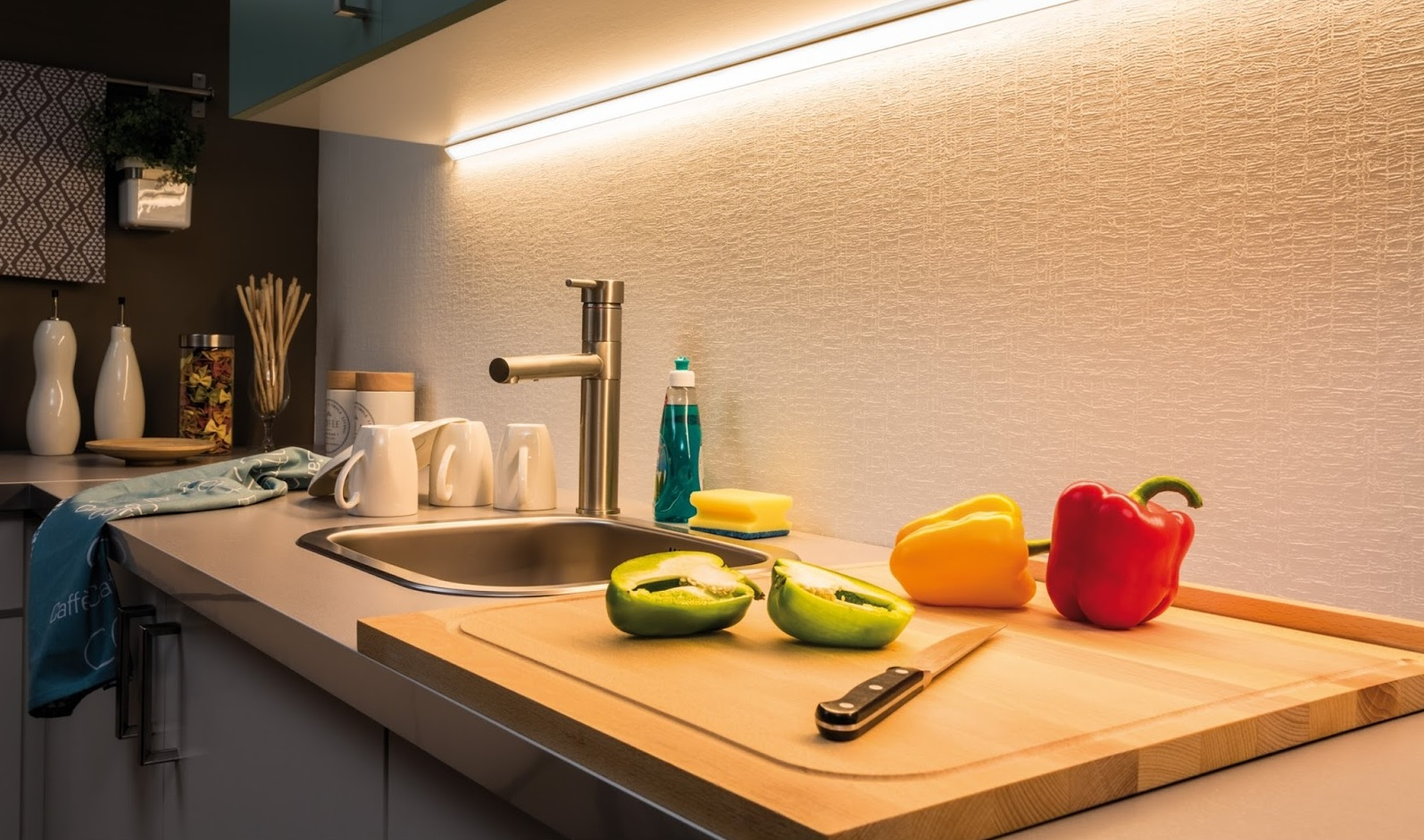 как сделать подсветку для кухни под шкафы