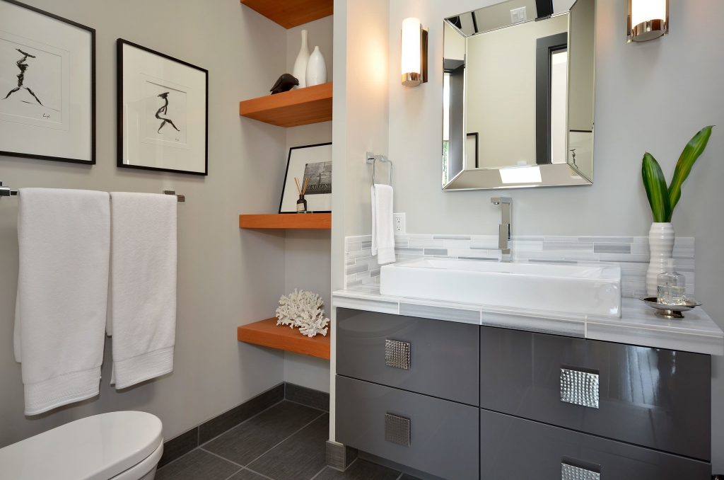 Полки для ванной комнаты 140 фото настенные полочки Umbra изделия из гипсокартона и навесные конструкции Aquala отзывы