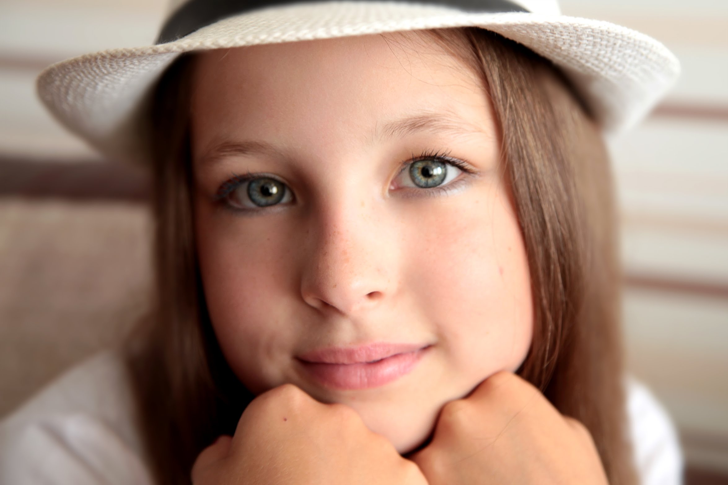 Девочка 10 лет фото. Диана Нифтиева. Детский макияж. Макияж для девочек. Красивый детский макияж.