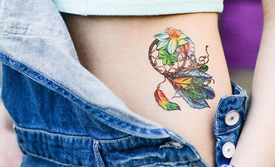 Цветные татуировки телки