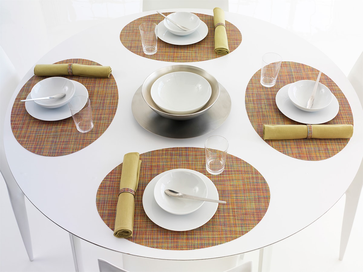 Салфетки на стол: круглые сервировочные салфетки и квадратные, плетеные .