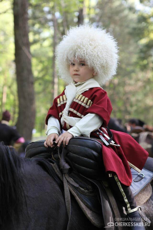 Джигит это кто. Джигит Черкес. Дарина Чесебиева. Рустам Лахов. Маленький джигит.