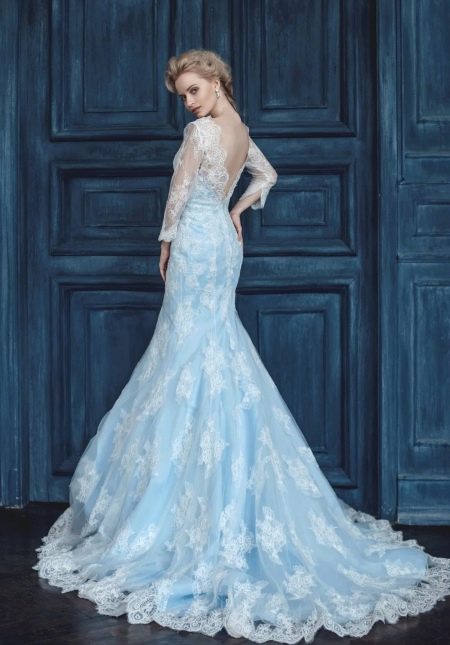 Свадебное платье с голубым кружевом