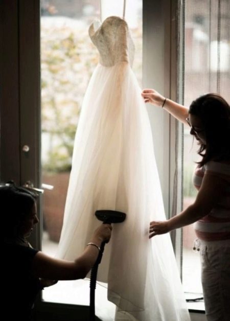 Отпаривание свадебного платья