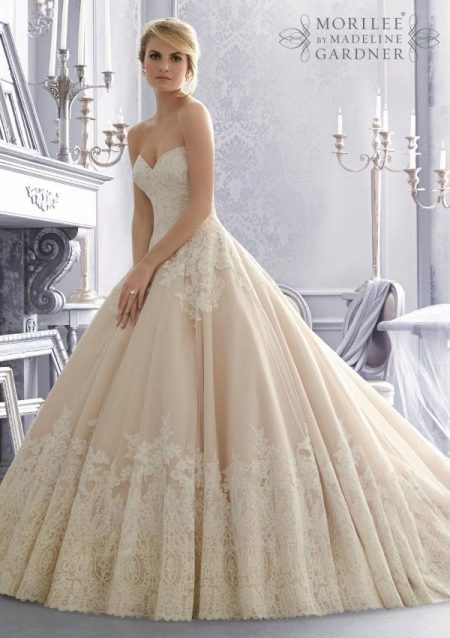 Свадебное платье цвета Айвори