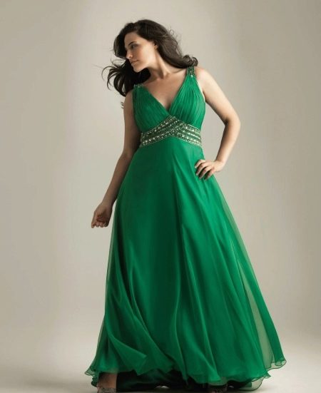Зеленое платье для полных, скрывающее живот