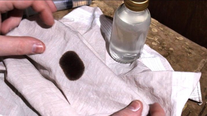 Как отмыть масло от кроссовок