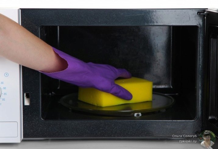 Как отмыть микроволновку от желтого налета