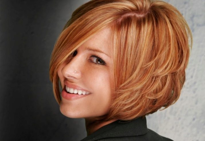 Карамельный блонд фото на средние волосы с челкой