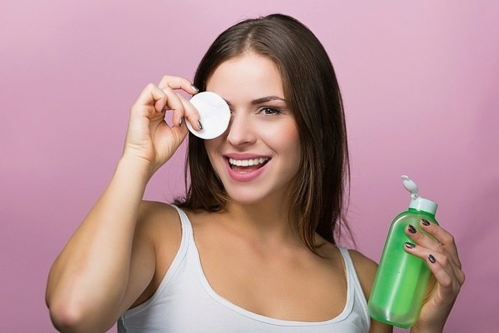 Как удалять макияж мицеллярной водой