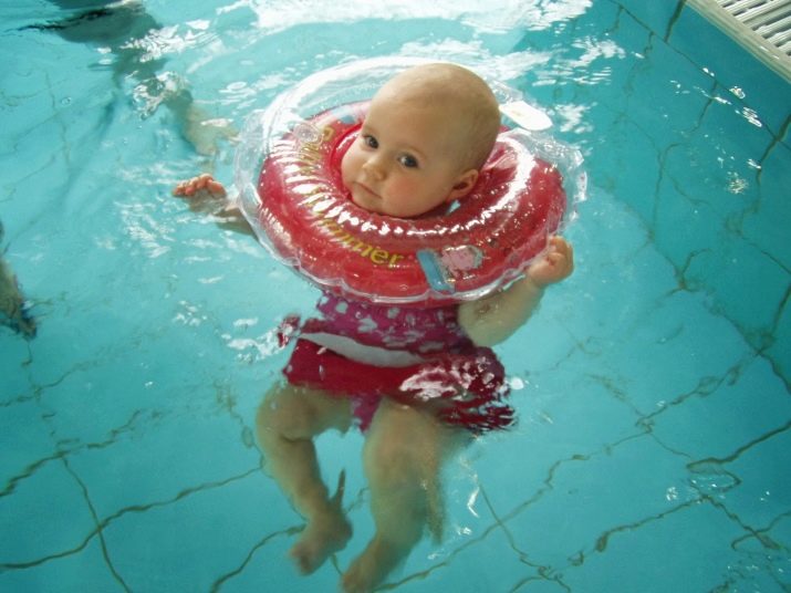 Ребенок 1 год в бассейн что взять