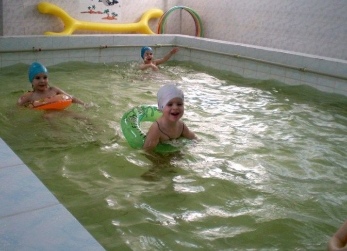 Температура в бассейне для купания ребенка