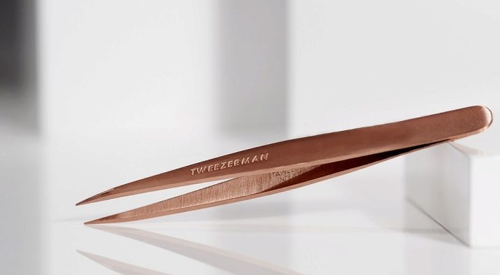 Пинцет для бровей tweezerman pink perfection slant tweezer