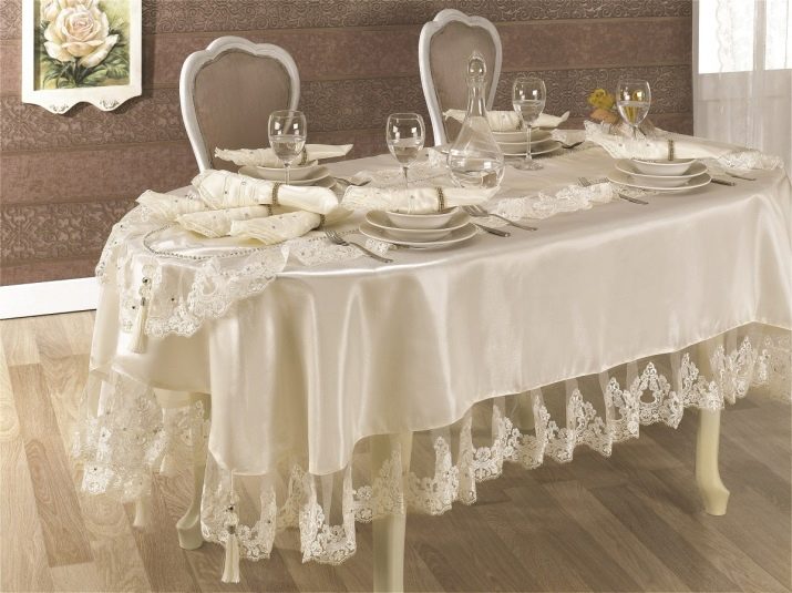 Овальная скатерть: белая на стол для кухни и клеенчатая, бежевая и .