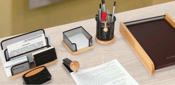  называется подставка для ручек и карандашей на стол в кабинет